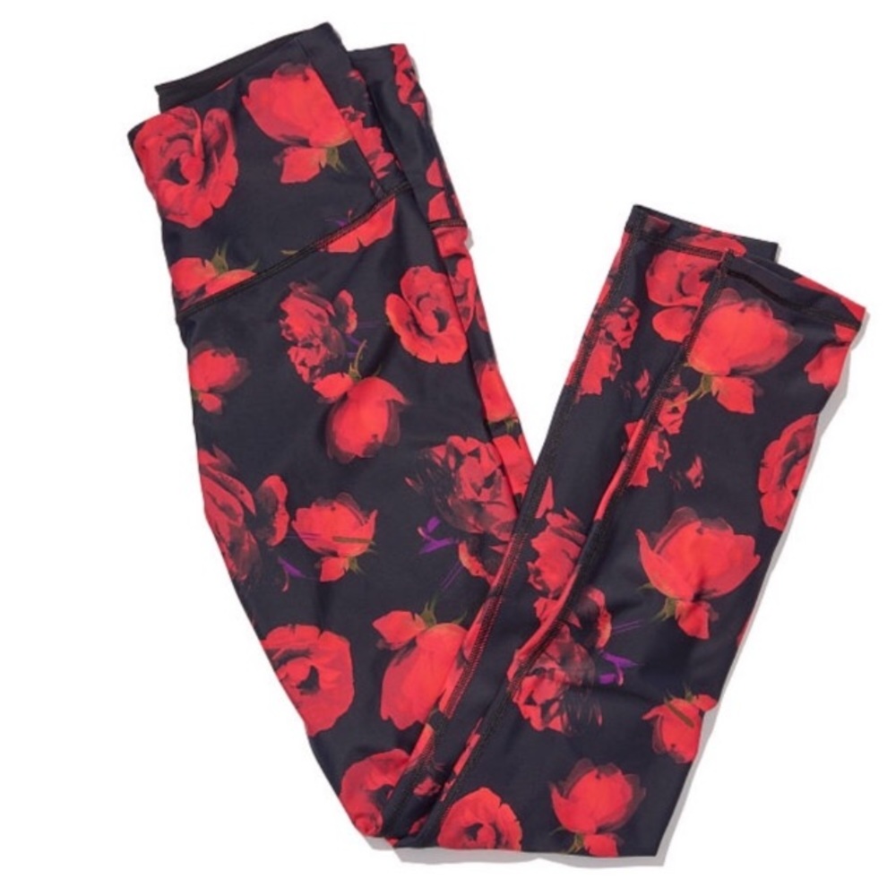 Victoria’s Secret sport roses are red 7/8 leggings Size Medium - Picture 3 of 7